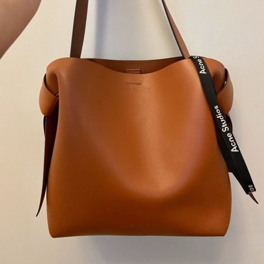 ACNE STUDIOS Medium Musubi Bag